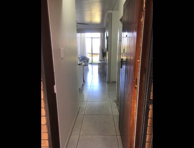1.5 BEDROOM FLAT FOR SALE IN ILLOVO BEACH